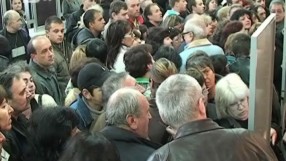 Стотици се наредиха на опашка за сезонна работа по морето