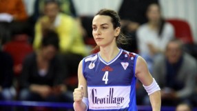 Транссексуална радва окото в женския волейбол (СНИМКИ И ВИДЕО)