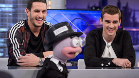 Може ли Гризман да вкара гол на вратар - робот? (ВИДЕО)