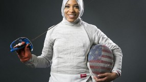 Състезателка по фехтовка пише история (ВИДЕО)