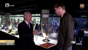 Христо Стоичков разведе Александър Везенков из музея на ФК 