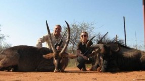 Стоичков ходил на сафари, снима се с трофеите (ГАЛЕРИЯ)