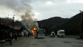 Автобус се запали до тунел „Траянови врата” (ОБНОВЕНА)