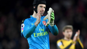 Модерните ръкавици на Чех не предотвратиха головете на 