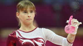 Олимпийска медалистка изхвърлена на улицата от майка си (ВИДЕО)