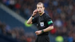 Учител по религия свири България - Холандия 