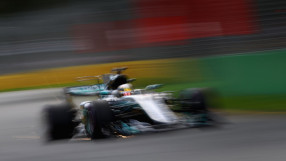 Хамилтън стартира от първа позиция в Австралия