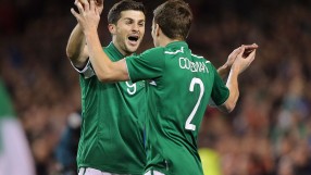 Шейн Лонг утешавал контузения Коулман с... техника за бременни