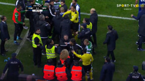 Съдия изгони... човека с носилката (ВИДЕО) 