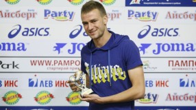 Венци Христов подписа с 