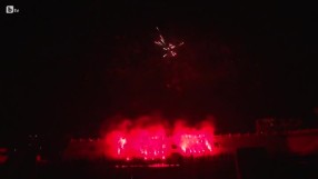 Огнен надпис и много пиротехника за 106 години 