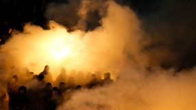 Осем френски полицаи ранени след сблъсъци с фенове на ЦСКА Москва (ВИДЕО)