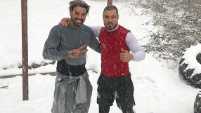 Благо Джизъса се поти в снега под звуците на интересни ритми (ВИДЕО)