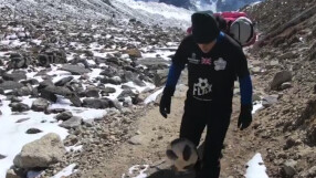 Фрийстайлър изкачи Еверест, дриблирайки с топка (ВИДЕО)