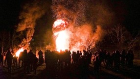 Огън до небето на Сирни заговезни (ГАЛЕРИЯ)