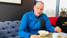 Добър сън и лека закуска преди важния старт за Петър Стойчев (СНИМКИ)