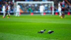 Кой може да влиза на затворените стадиони в Испания?