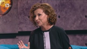 И Илиана Раева е на футболна вълна, показа фланелка на Бразилия