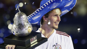 Зверев триумфира в Акапулко след втора победа над Циципас