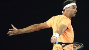 Григор Димитров загрява за 