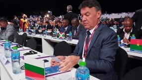 Михайлов на конгрес на ФИФА в Доха, докато тече протест пред БФС