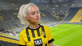 Борусия Дортмунд с изкушаваща фенка - модел и медицинска сестра (ВИДЕО)