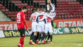 Загуба с 6 гола и меле при историческа издънка на Локо София