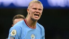 ПСЖ заделя 200 млн. евро за Холанд