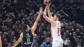 Везенков и Олимпиакос се сринаха във враждебен Белград (ВИДЕО)