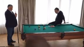 Вучич и Орбан на партия билярд в Белград (ВИДЕО)