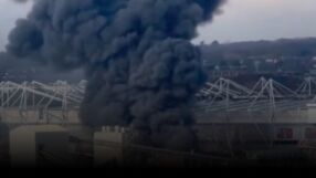 Пламъци отложиха мач в Англия (ВИДЕО)