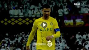 Какво му е на краката? Роналдо шокира със СНИМКА