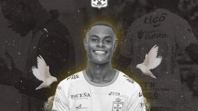 Смърт на терена: Футболна звезда си отиде на 24