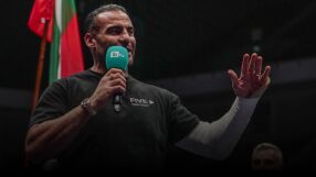 Софийската публика освирка Чар, той ѝ отвърна, че я обича (ВИДЕО)