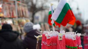 От 6,50 лв на 6,50 евро: Защо мартениците излизат по-скъпо през 2026 г.?