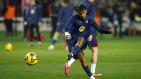 Синът му печели милиони, а той събира картонени кутии за 8 цента на килограм