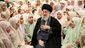 Близки на Али Хаменей са убити при нападението, една от дъщерите му и негово внуче същи са мъртви