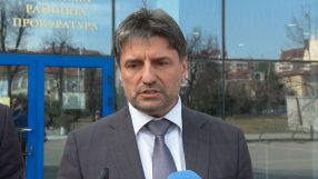 Удар срещу фалшификатори: Откриха печатница за лични документи, винетки и пари 