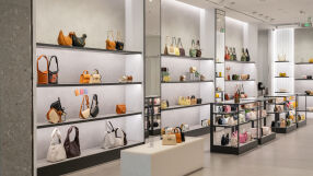 Какво правят луксозните марки с непродадените си стоки? 