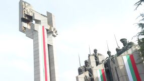 Стотици пренесоха 300-метрово знаме до мемориалния комплекс в Стара Загора 