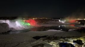 И тази година Ниагарският водопад е оцветен в цветовете на знамето ни