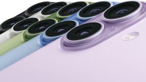 Apple пуска по-евтин iPhone 17 в опит да увеличи продажбите на iPhone