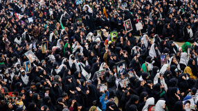 Иран отложи погребалната церемония за Али Хаменей