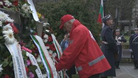 Цветя в знак на признателност: Почит към паметта на загиналите медици в Руско-турската война