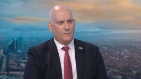 Посланикът на Израел: Иран иска да изстрелва по 10 000 ракети едновременно, няма защита срещу това