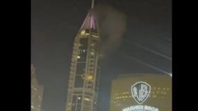 Отломки от иранска ракета удариха луксозен небостъргач в Дубай (ВИДЕО)
