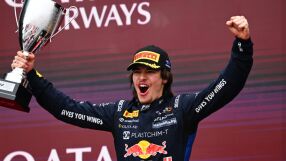 Българският лъв изрева във Формула 2!