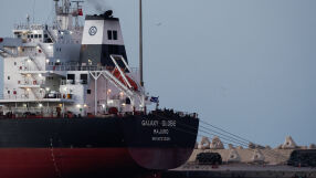 Иран: Корабите на страните, които изгонят посланиците на Израел и САЩ, ще могат да преминават през Ормузкия проток