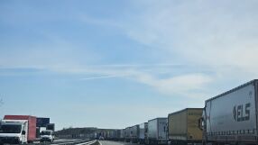 Огромна опашка от тирове на „Капитан Андреево“ заради срив в турската митническа система