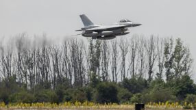 Успешно облитане на изтребители МиГ-29 и F-16 б извършено в Граф Игнатиево